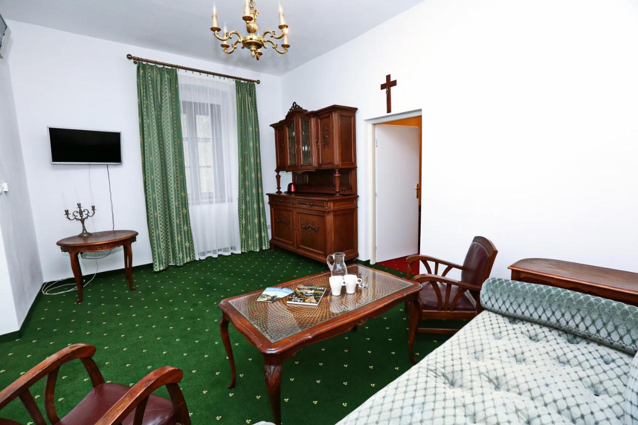 Historicky Putnicky Dom Hotel Marianka Bagian luar foto
