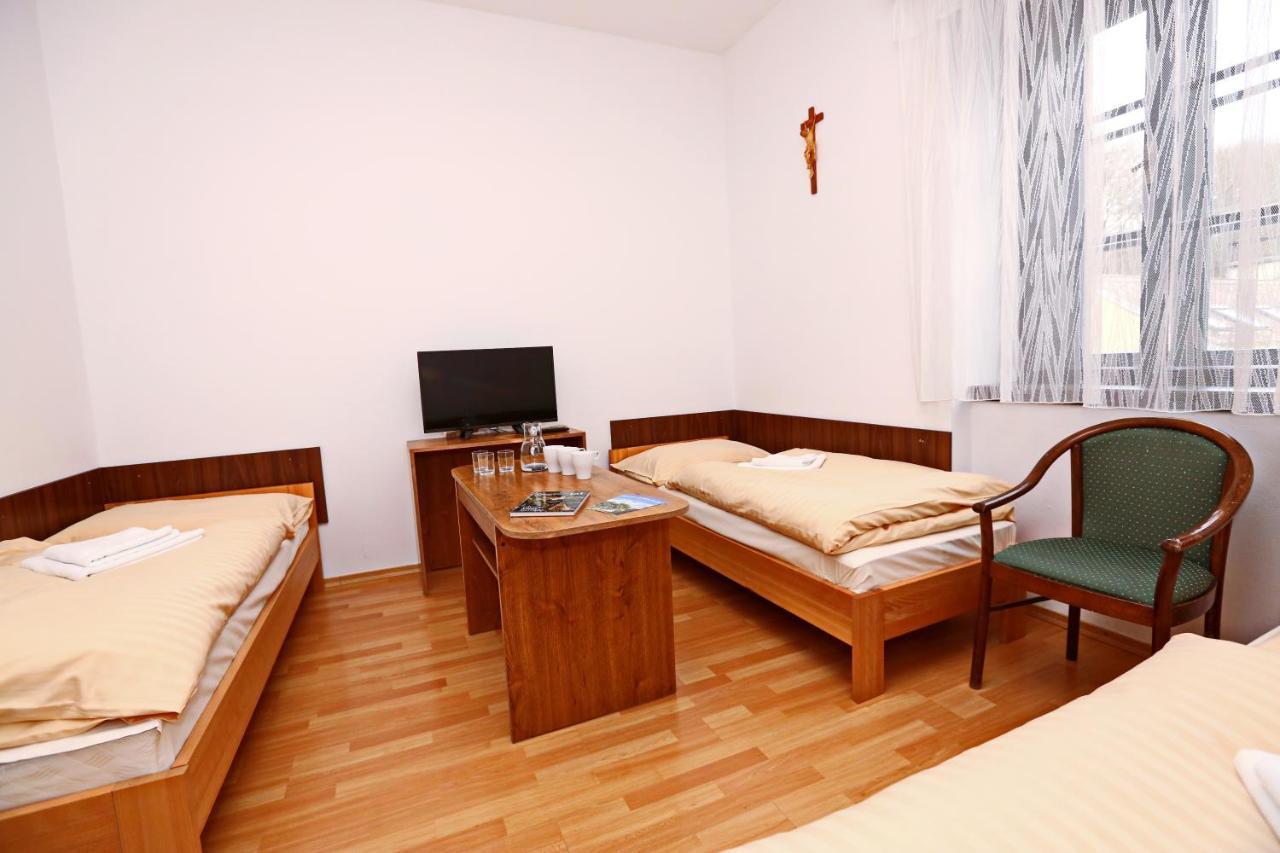 Historicky Putnicky Dom Hotel Marianka Bagian luar foto
