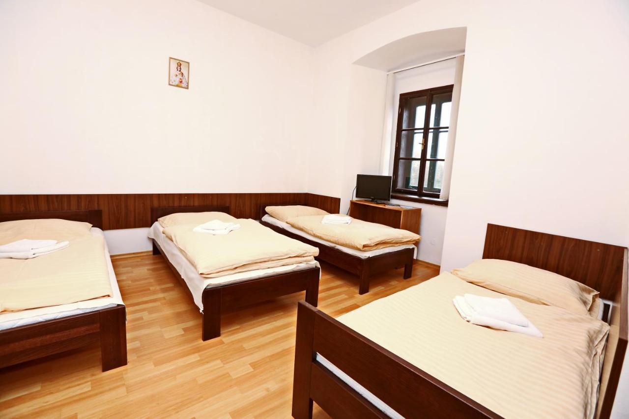 Historicky Putnicky Dom Hotel Marianka Bagian luar foto