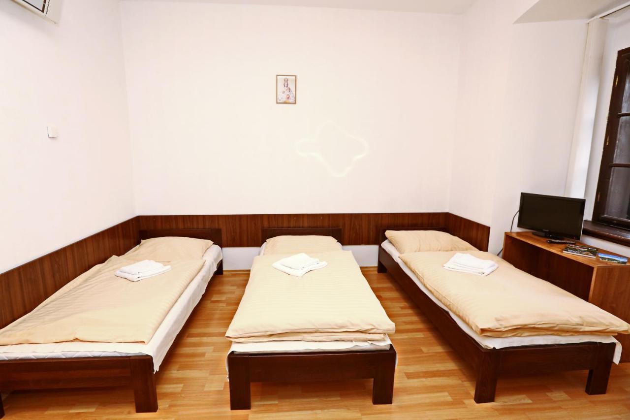 Historicky Putnicky Dom Hotel Marianka Bagian luar foto
