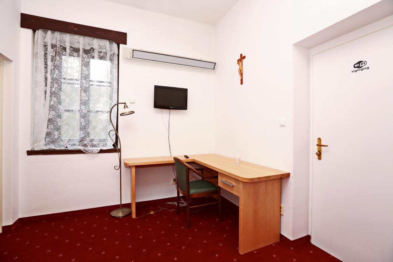 Historicky Putnicky Dom Hotel Marianka Bagian luar foto